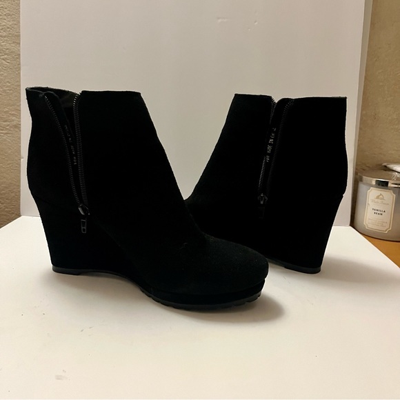 VANELI WOMEN WEDGE HEEL BOOTIES BOOTS SUEDE BLACK ANKLE ZIP SIDE SIZE 10 - Picture 3 of 7
